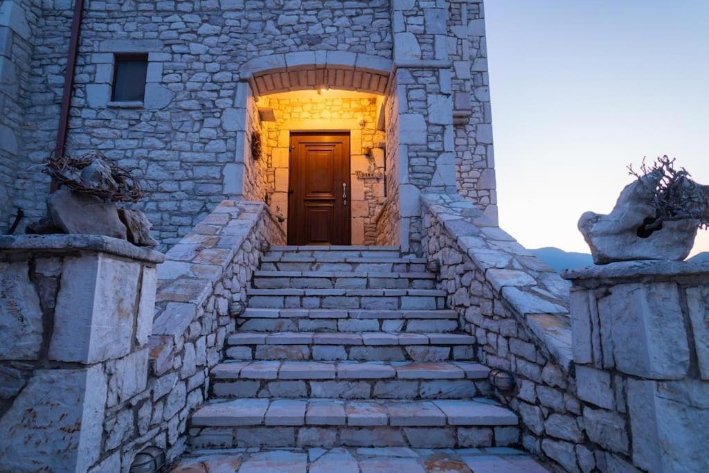 Olive Stone * Platanovrisi